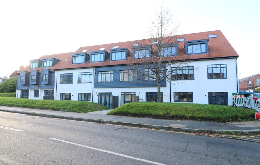 Flat Westcott Road in Mole Valley