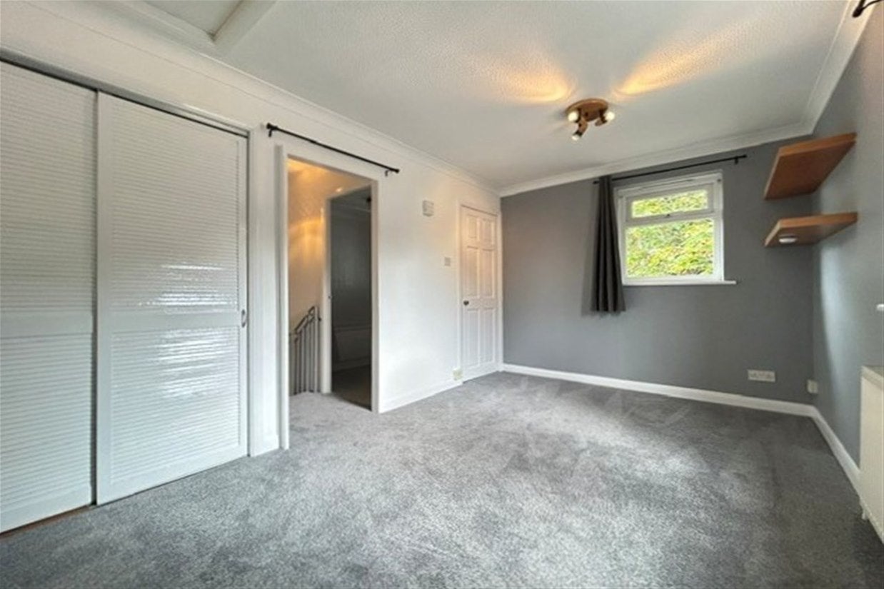 House Raphael Close in Basingstoke and Deane