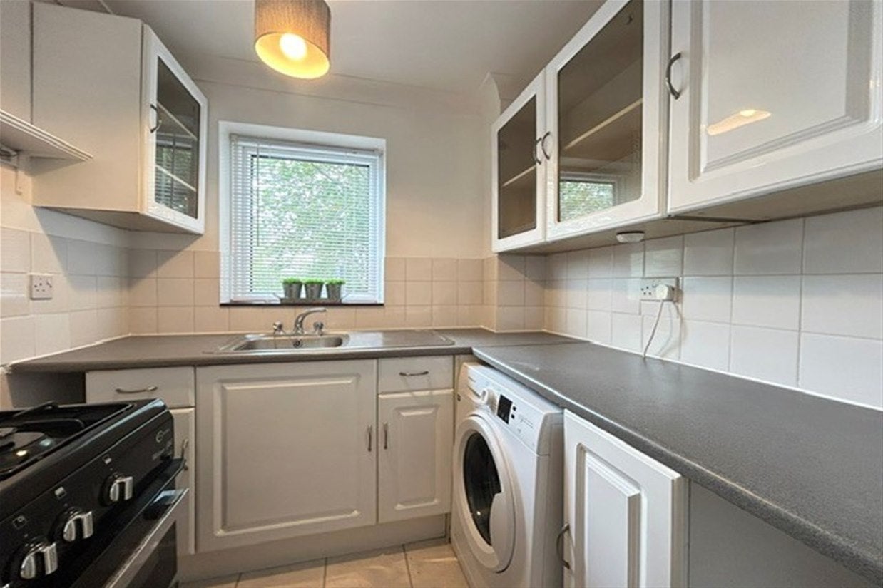 House Raphael Close in Basingstoke and Deane