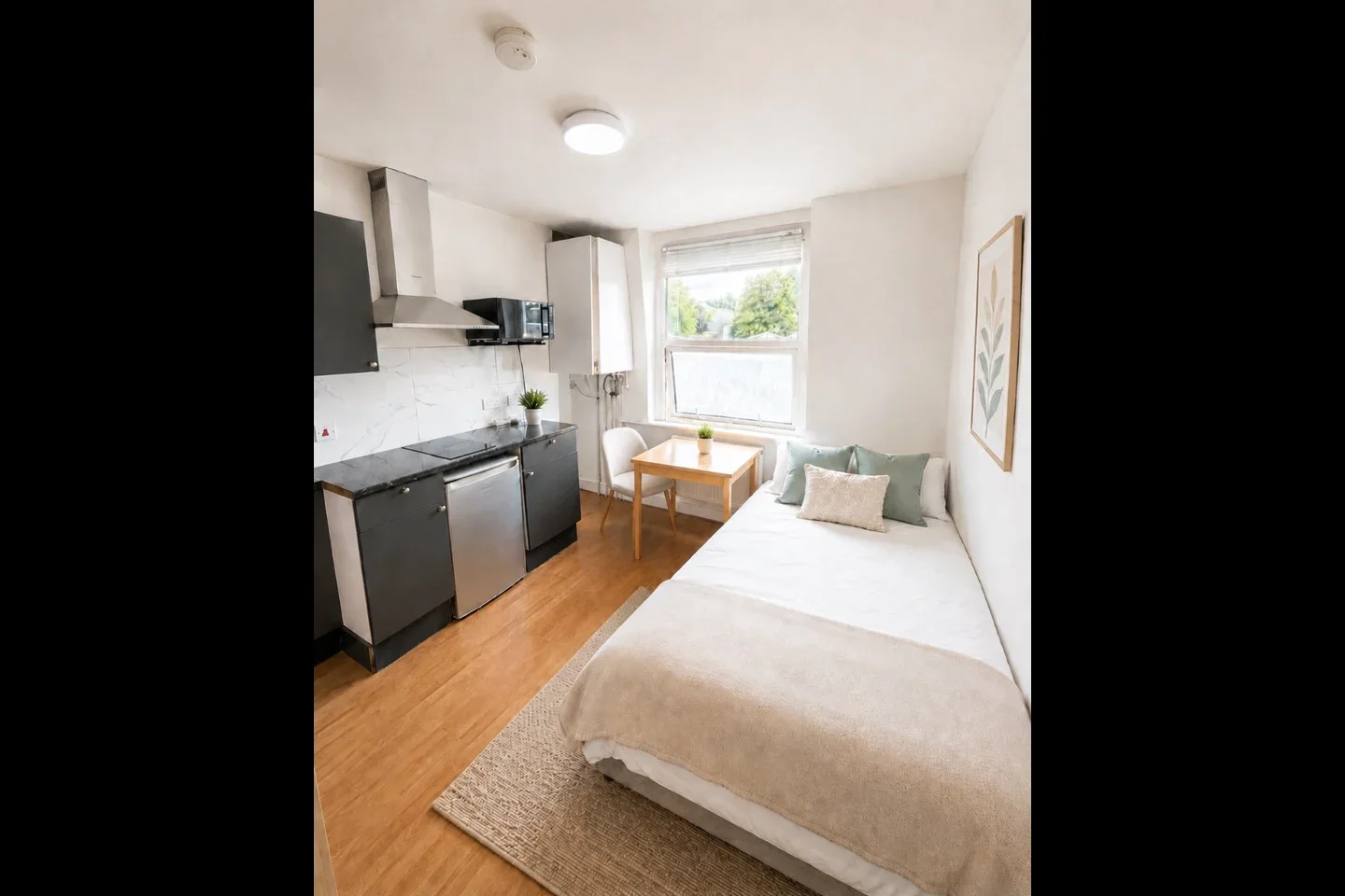 Flat Finchley Road in Greater London