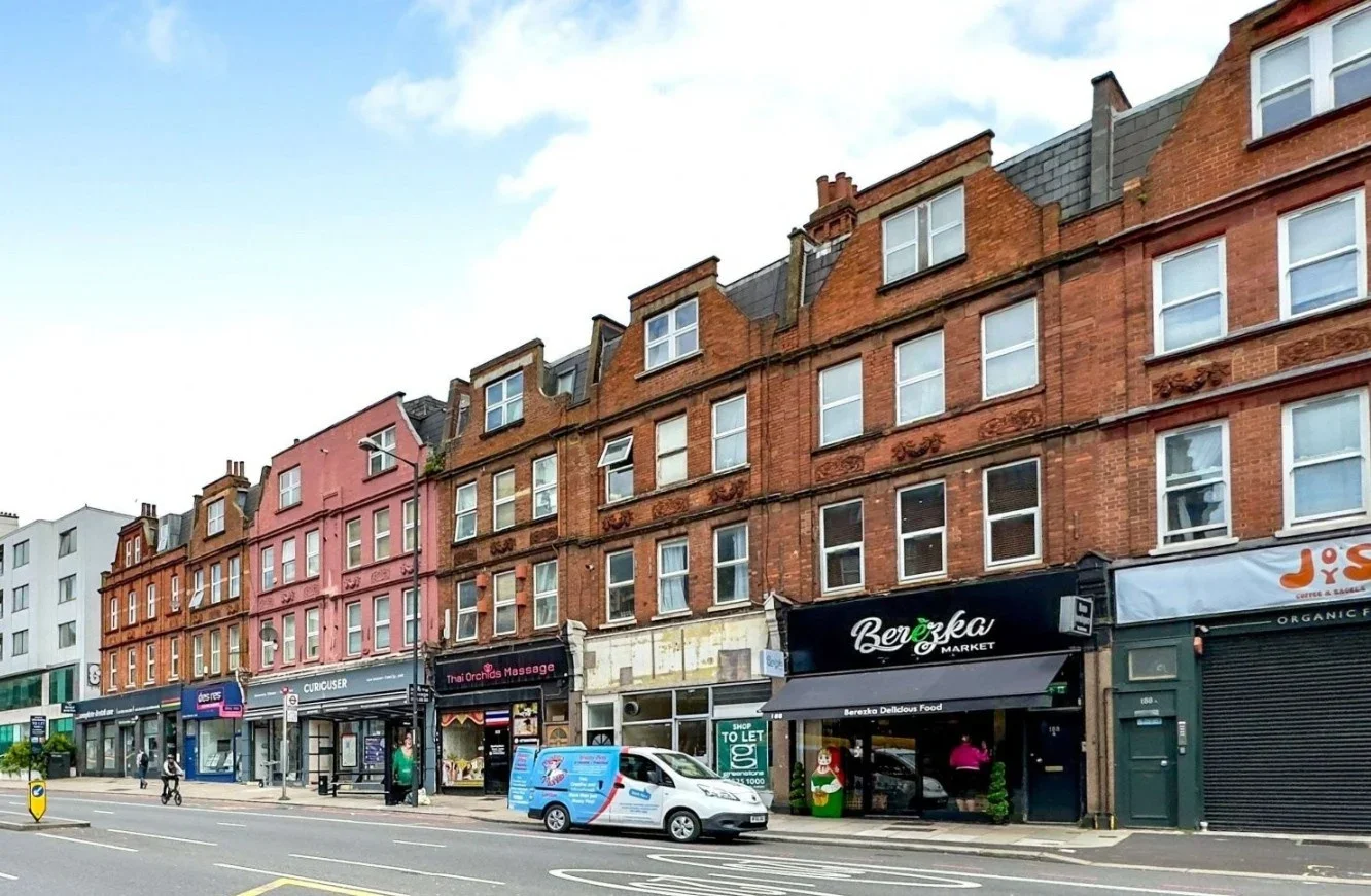 Flat Finchley Road in Greater London