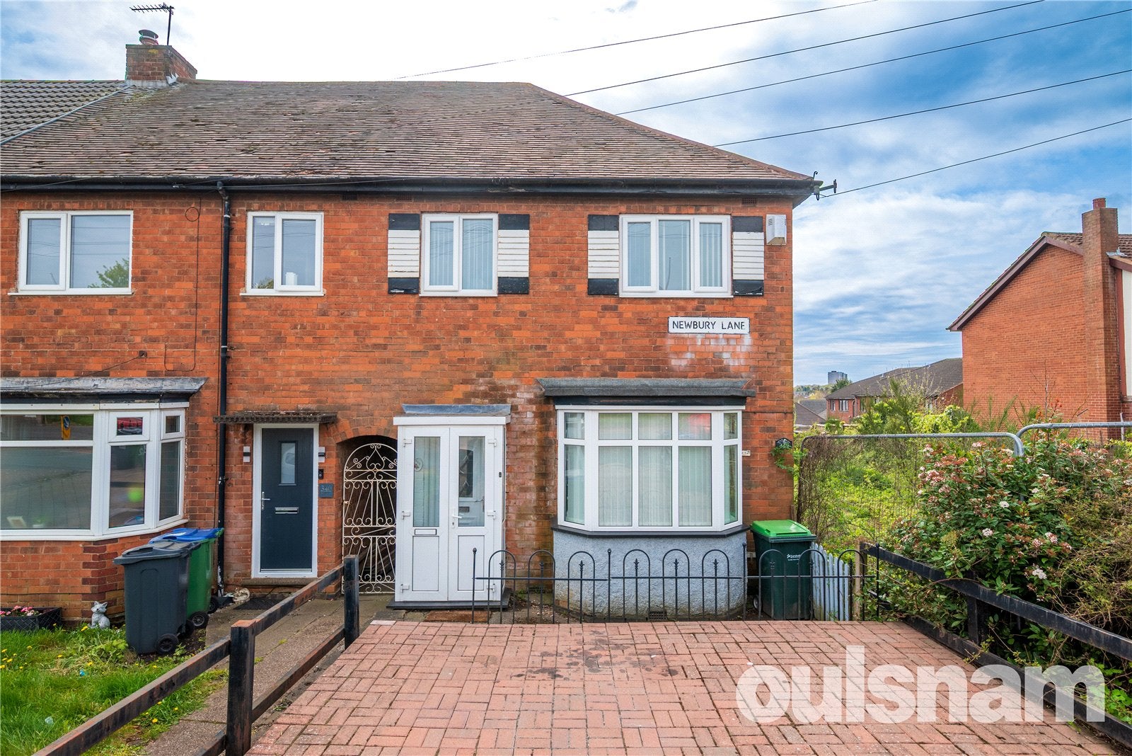 House Newbury Lane in Sandwell