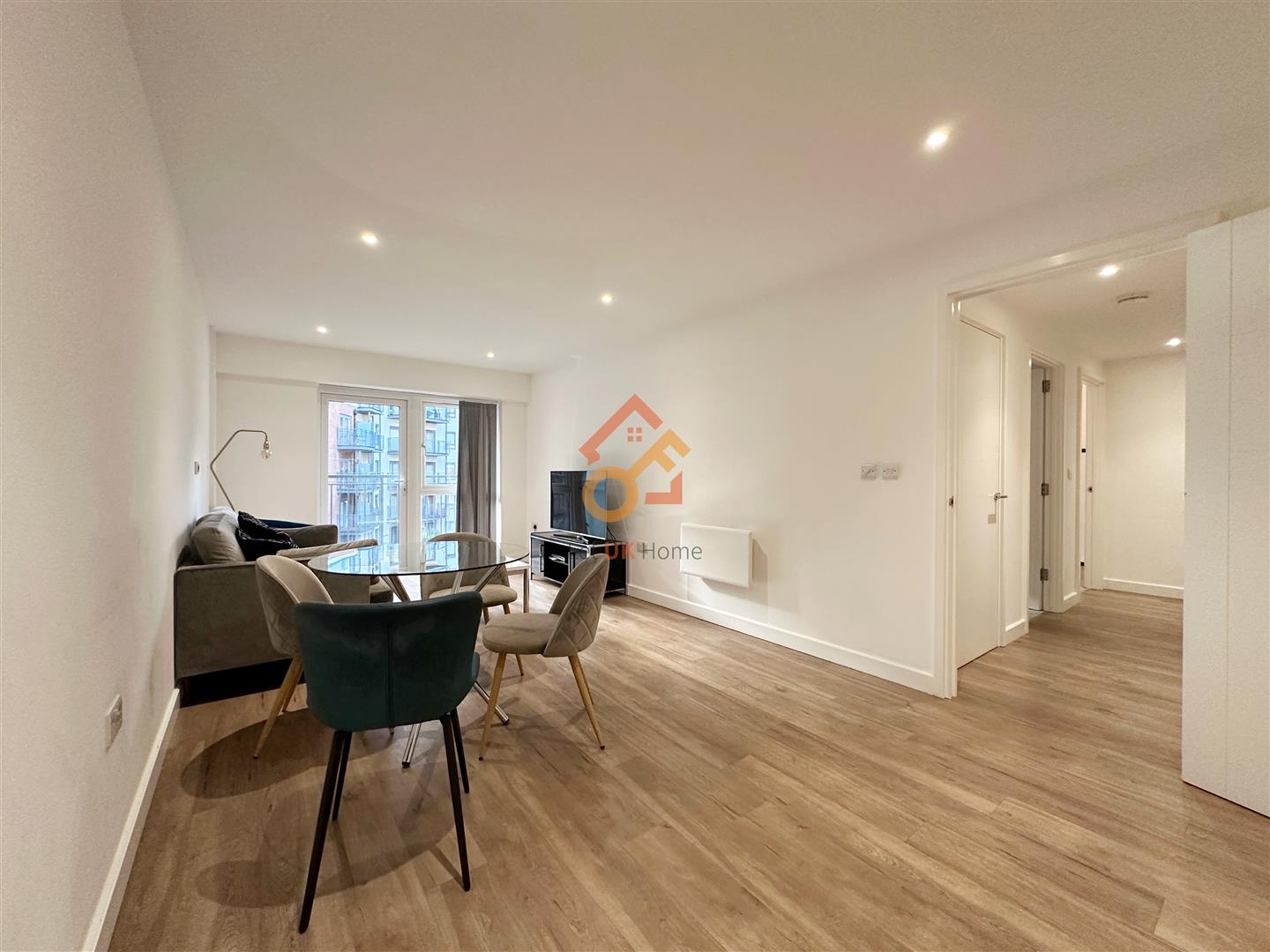 Flat Caversham Road in Greater London