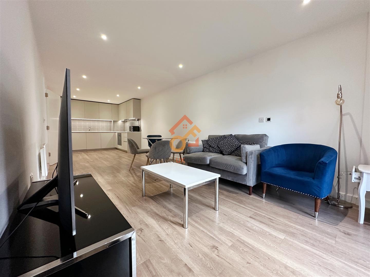 Flat Caversham Road in Greater London