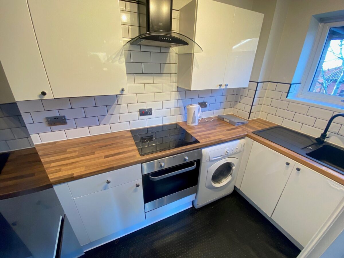 Flat Paynes Road in Southampton