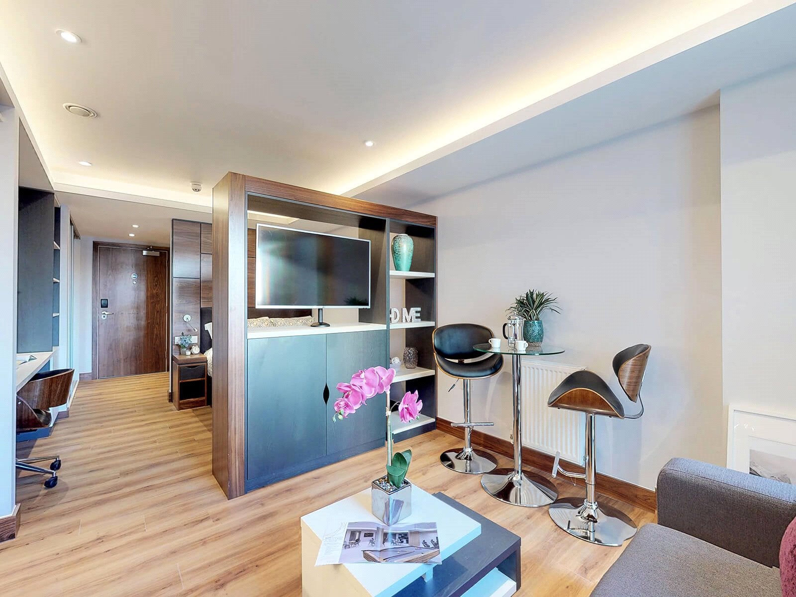 Flat Cookridge Street in Leeds