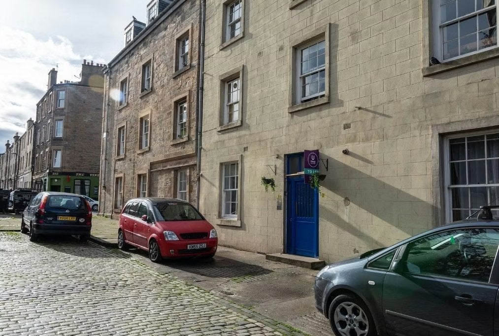 Flat Commercial Street in City of Edinburgh