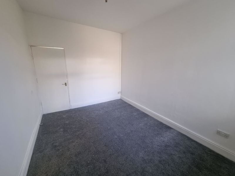 Flat Thomas Street in Abertridwr