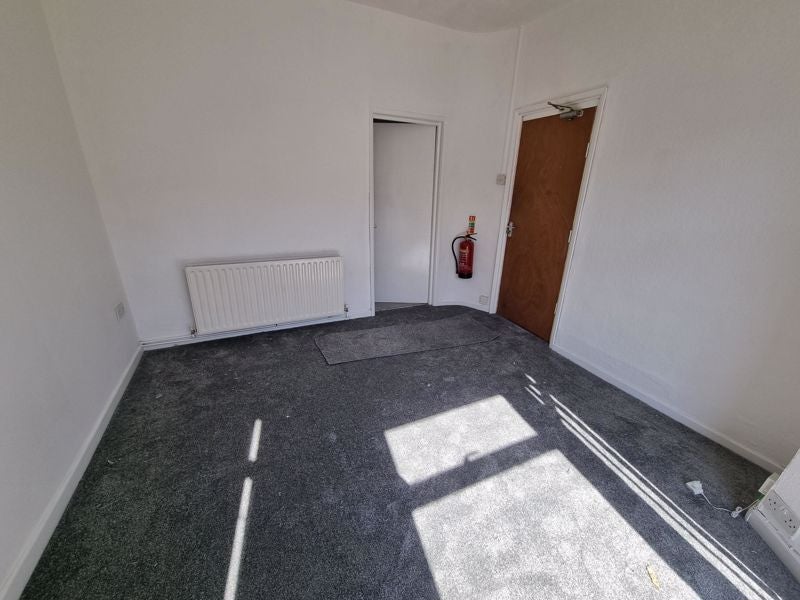Flat Thomas Street in Abertridwr