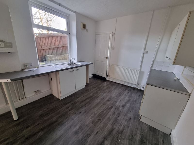 Flat Thomas Street in Abertridwr