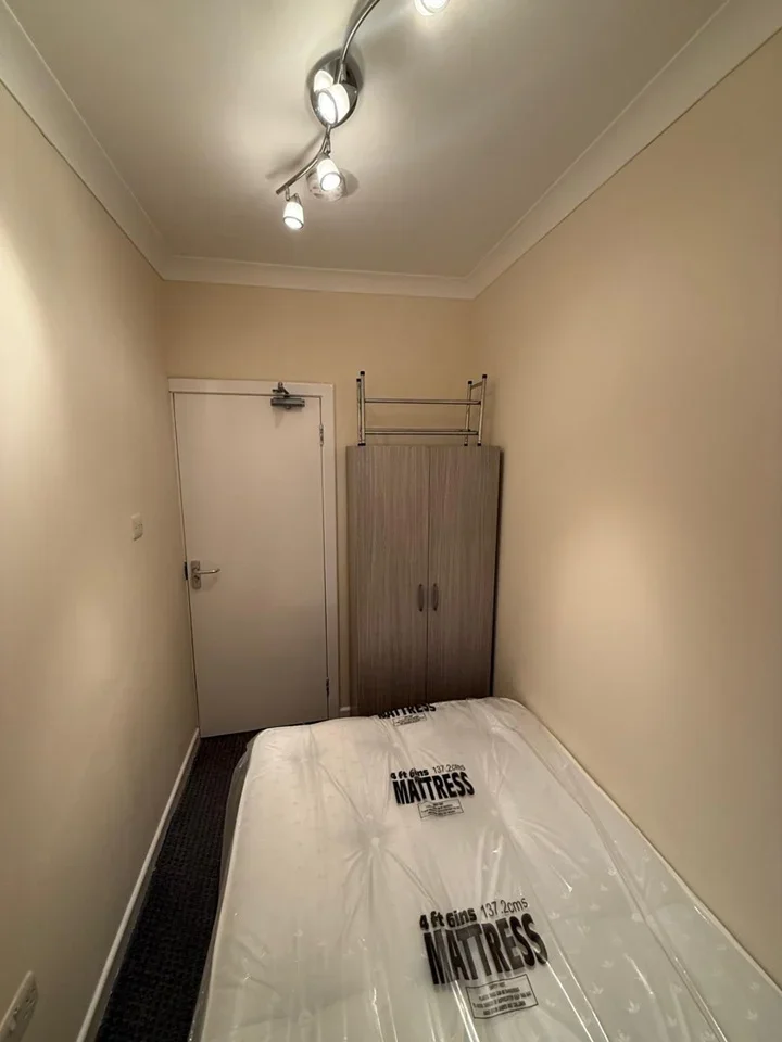 Room Babington Road in Greater London