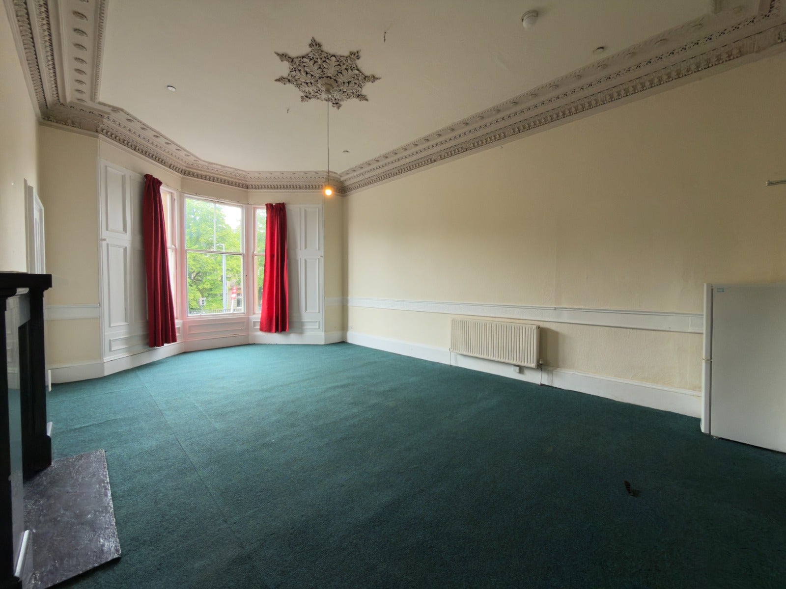 Flat Alfred Terrace in Glasgow