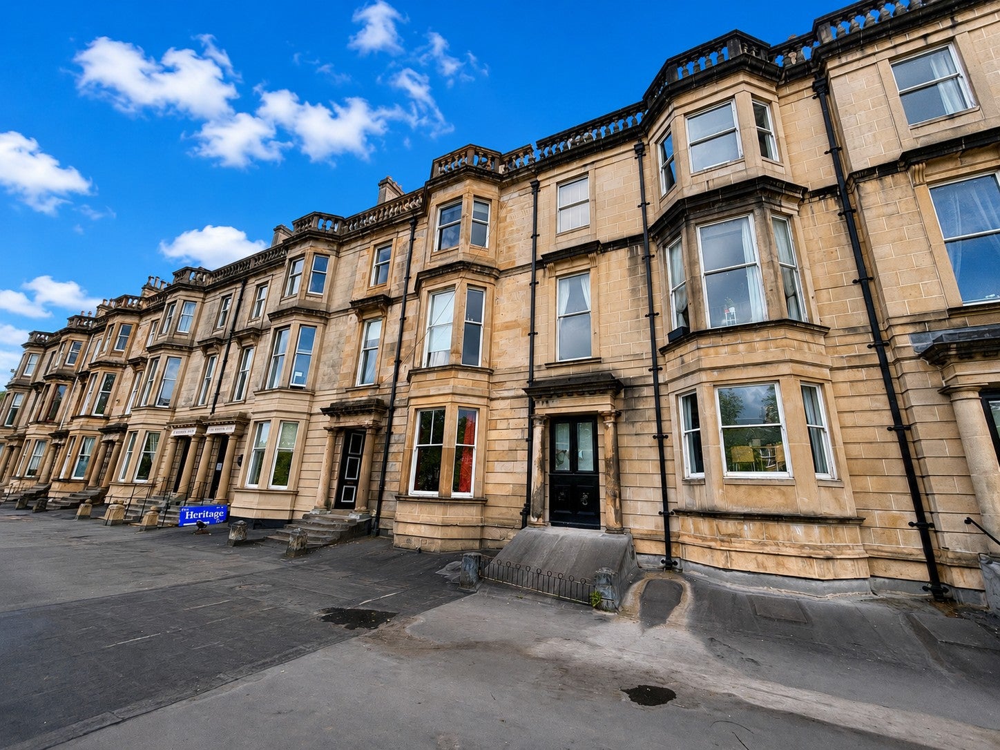 Flat Alfred Terrace in Glasgow