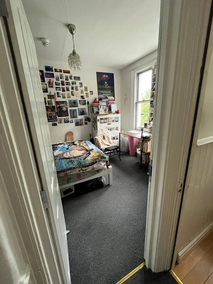 Room Broomfield Avenue in Greater London