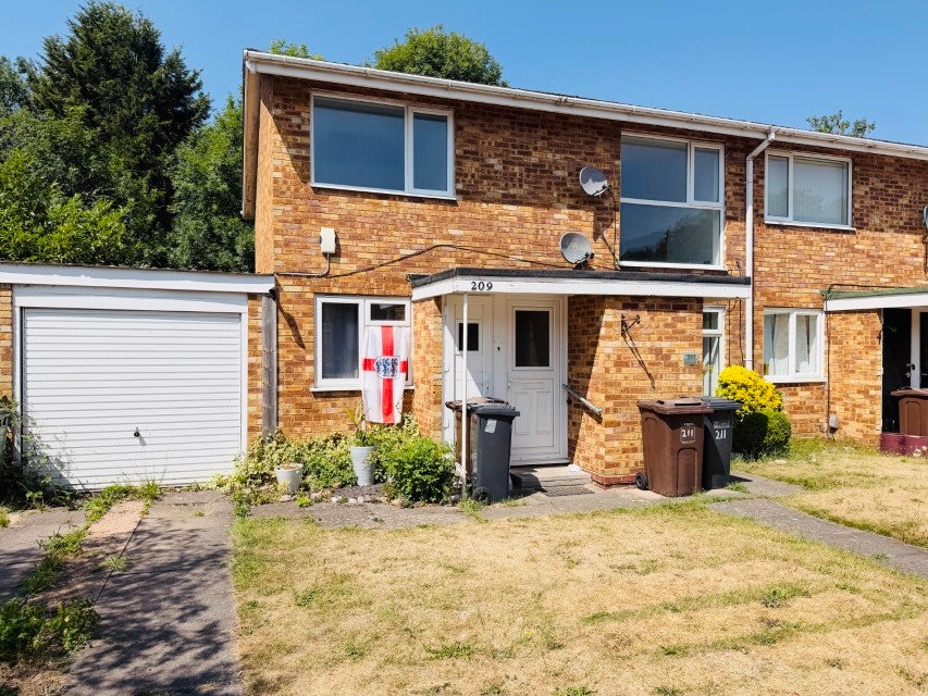Flat Nethercote Gardens in Metropolitan Borough of Solihull