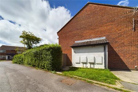 House Stratfield Avenue in Basingstoke and Deane