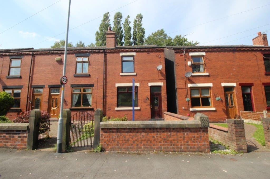 House Greenslate Road in Wigan