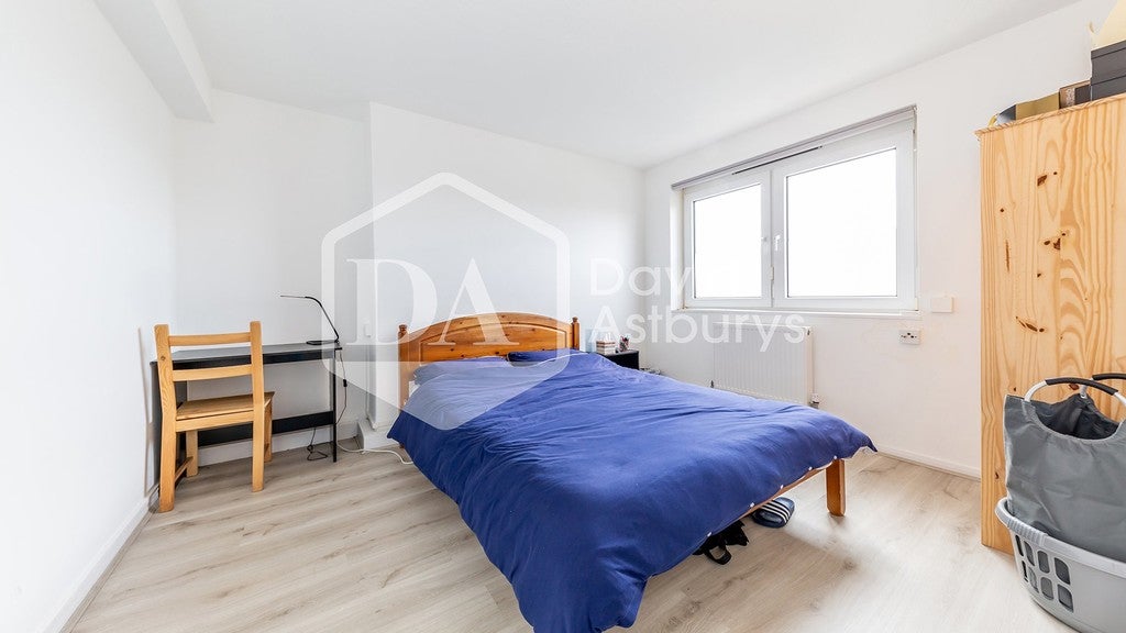 Flat King's Terrace in Greater London