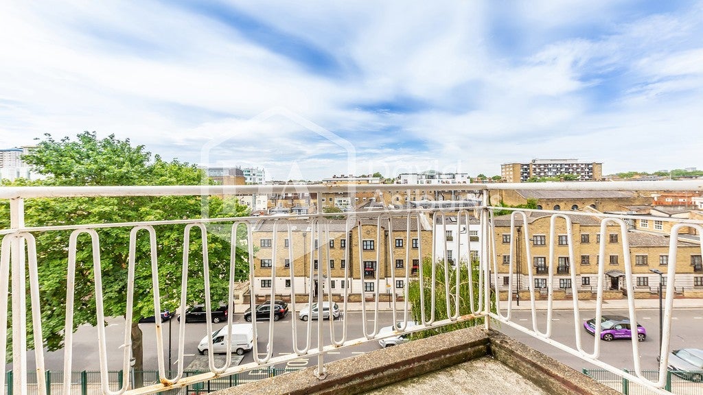 Flat King's Terrace in Greater London