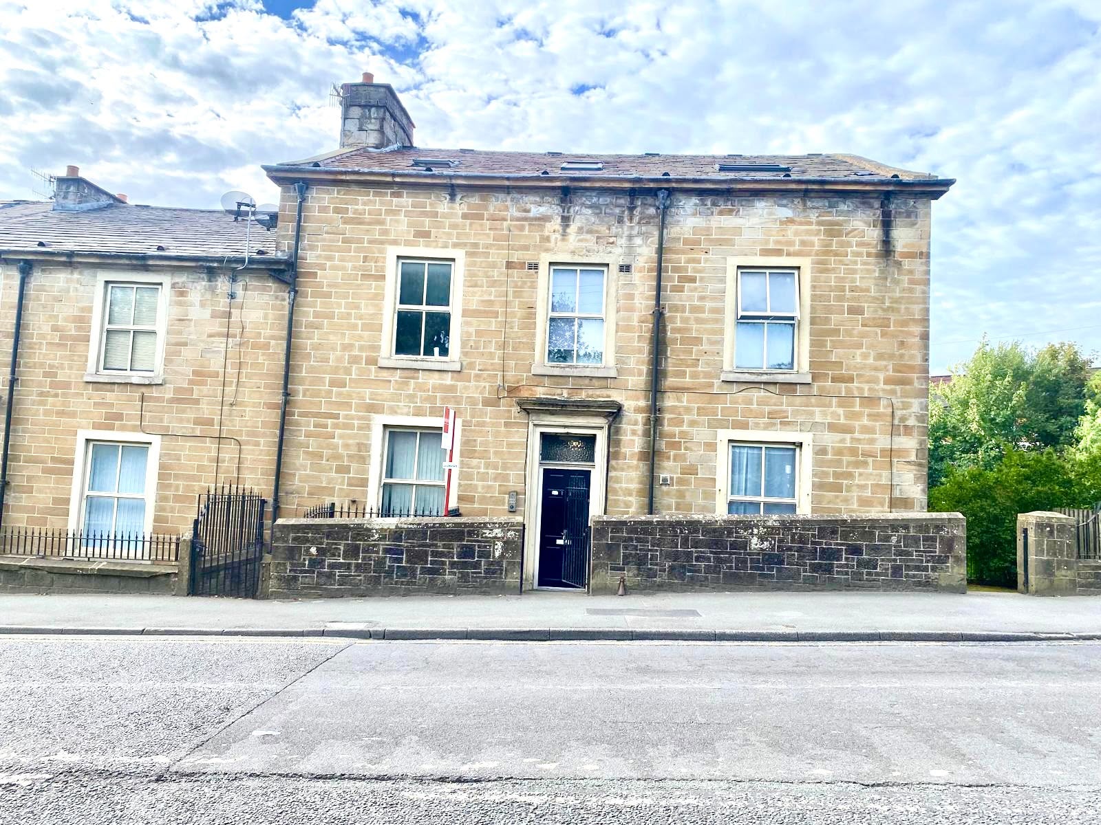 Flat Belle Vue Place in Burnley