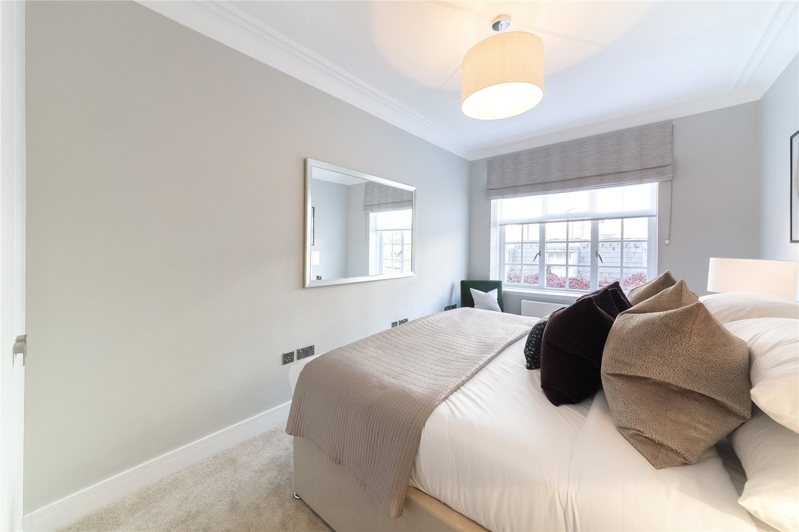 Flat Phillimore Walk in Greater London
