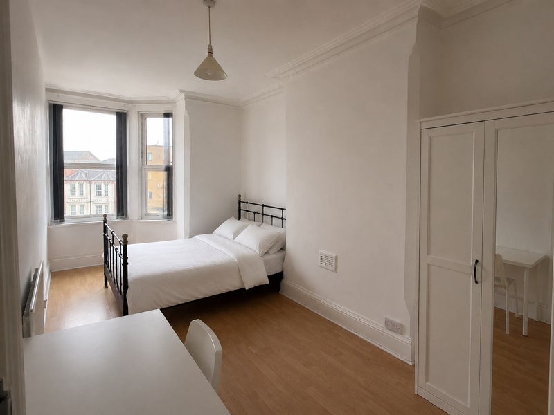 Room Gedling Grove in Nottingham