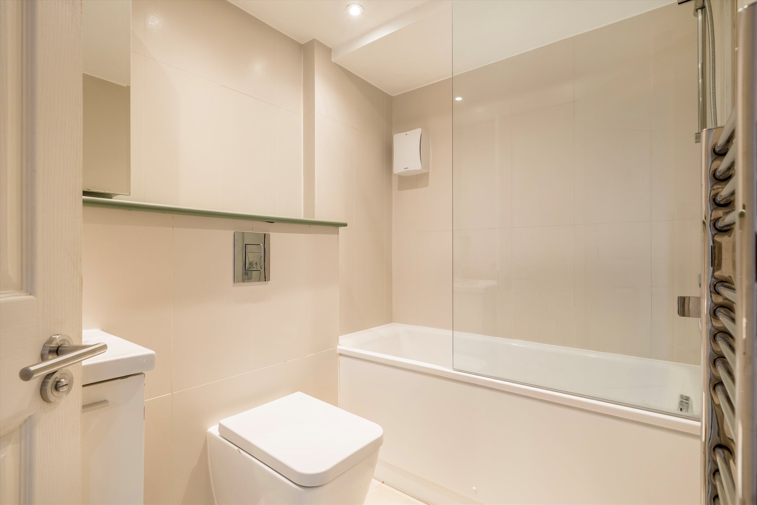 Flat Fulham Road in Greater London