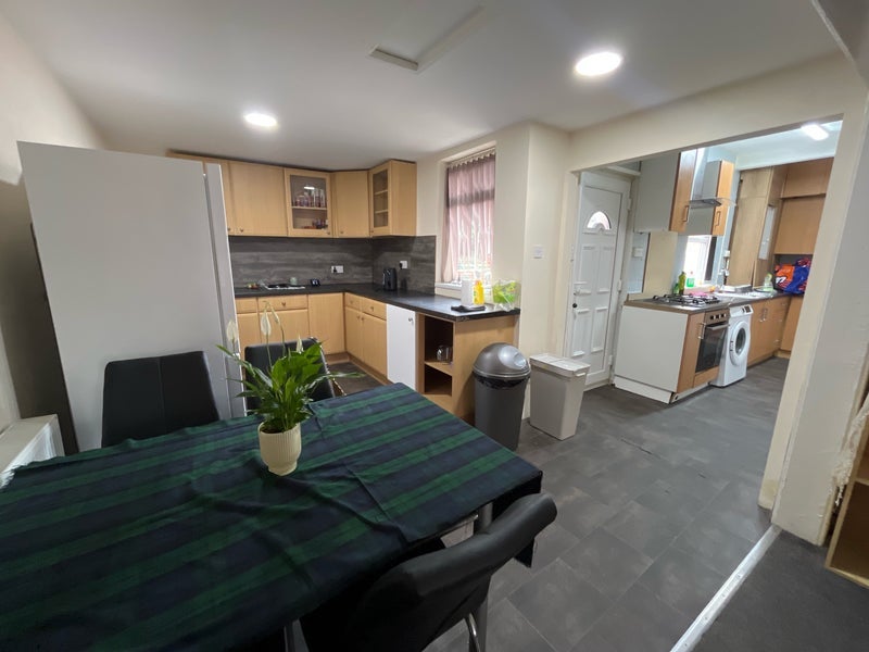 Room Back Mayville Terrace in Leeds