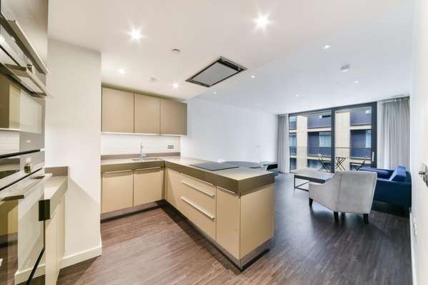 Flat Canter Way in Greater London