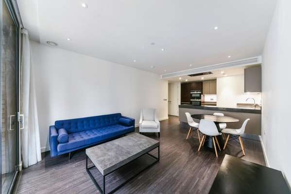Flat Canter Way in Greater London