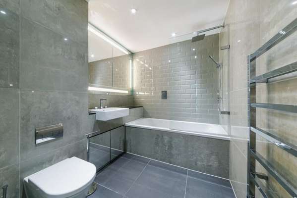 Flat Canter Way in Greater London