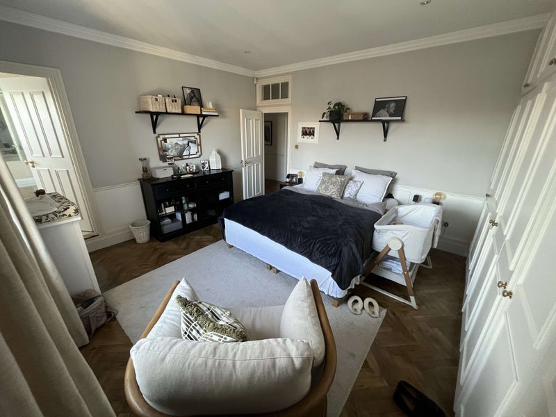 Room Warwick Square in City of Westminster