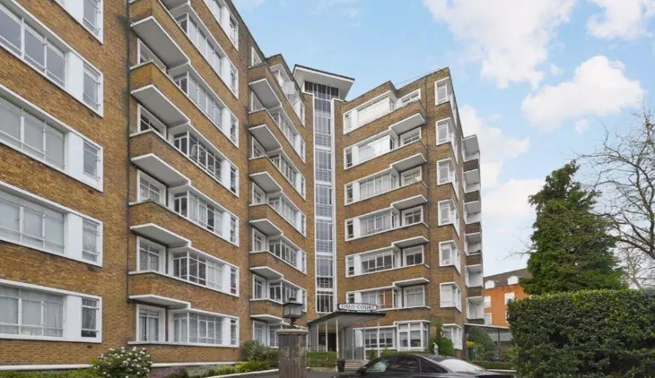 Flat Prince Albert Road in London