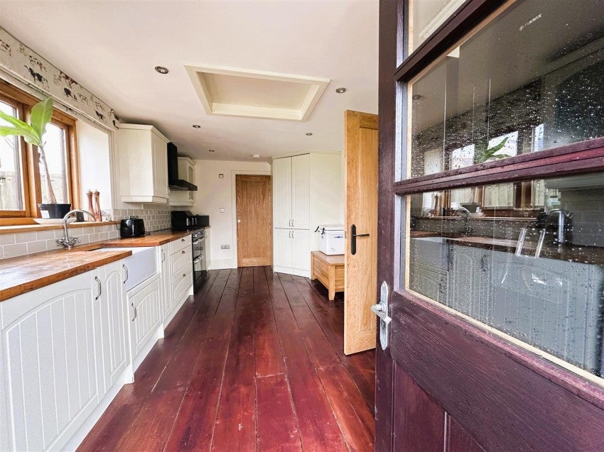 Flat Staunton Lane in Bristol