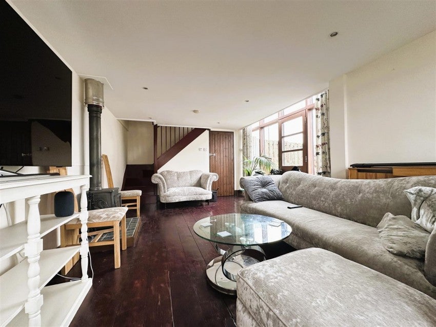 Flat Staunton Lane in Bristol