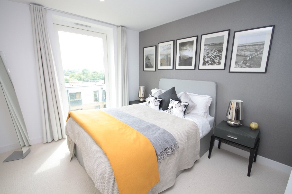 Flat Weigall Road in Greater London