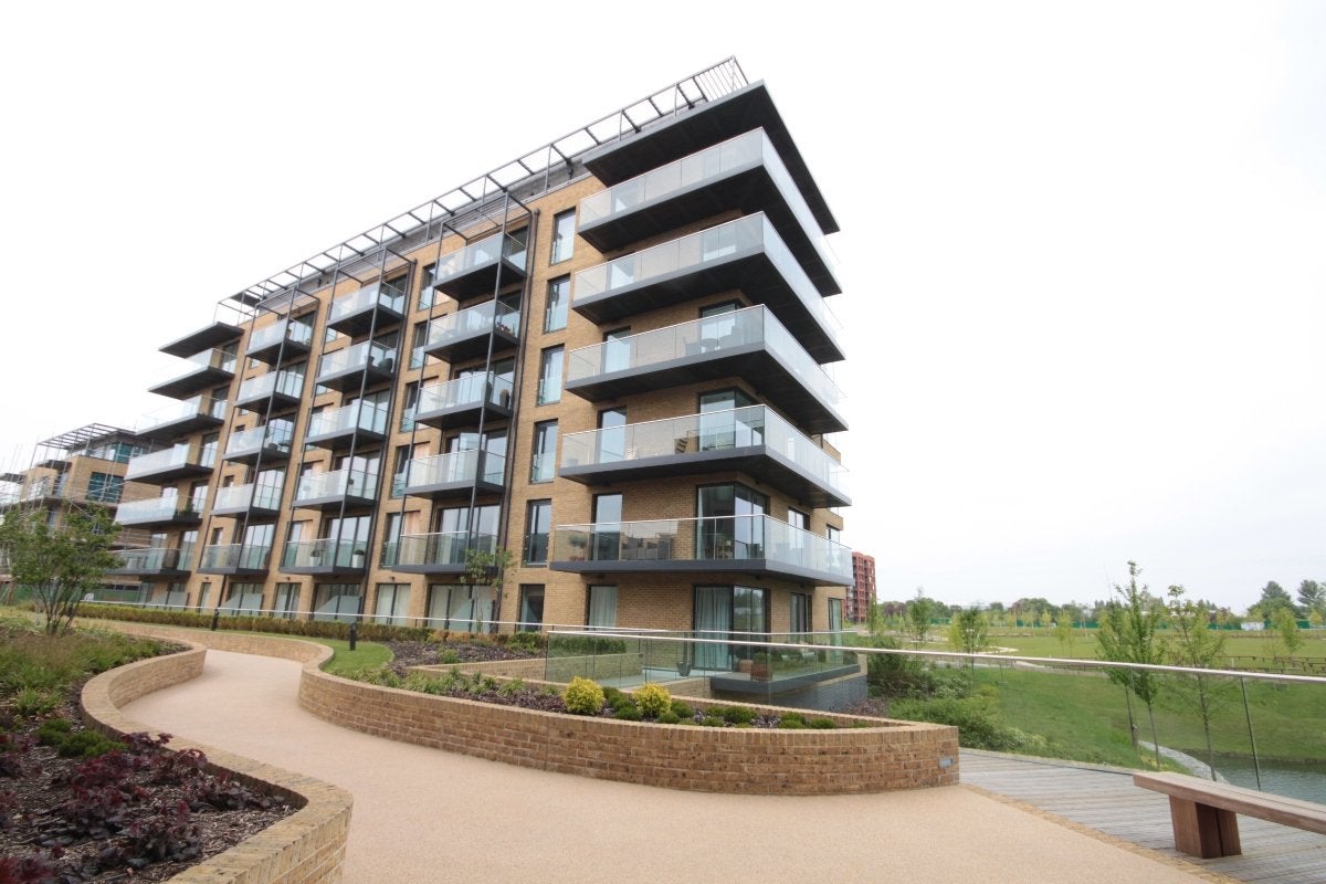 Flat Weigall Road in Greater London