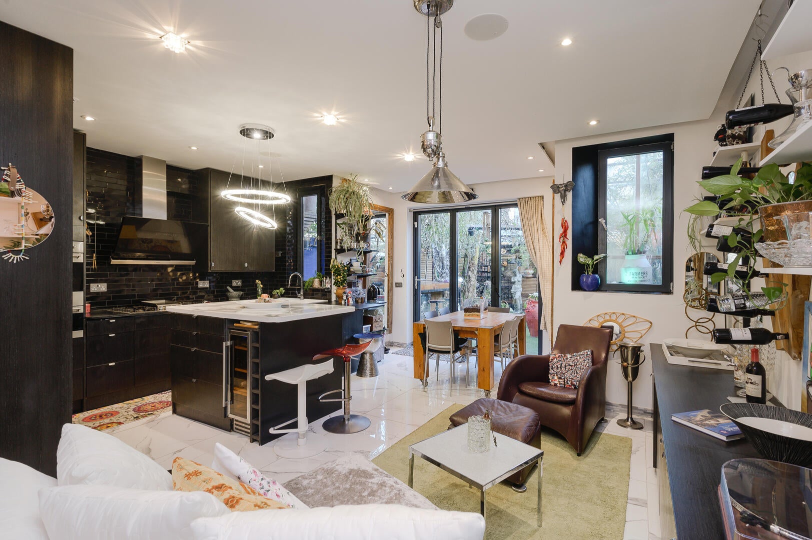 House Melliss Avenue in Greater London