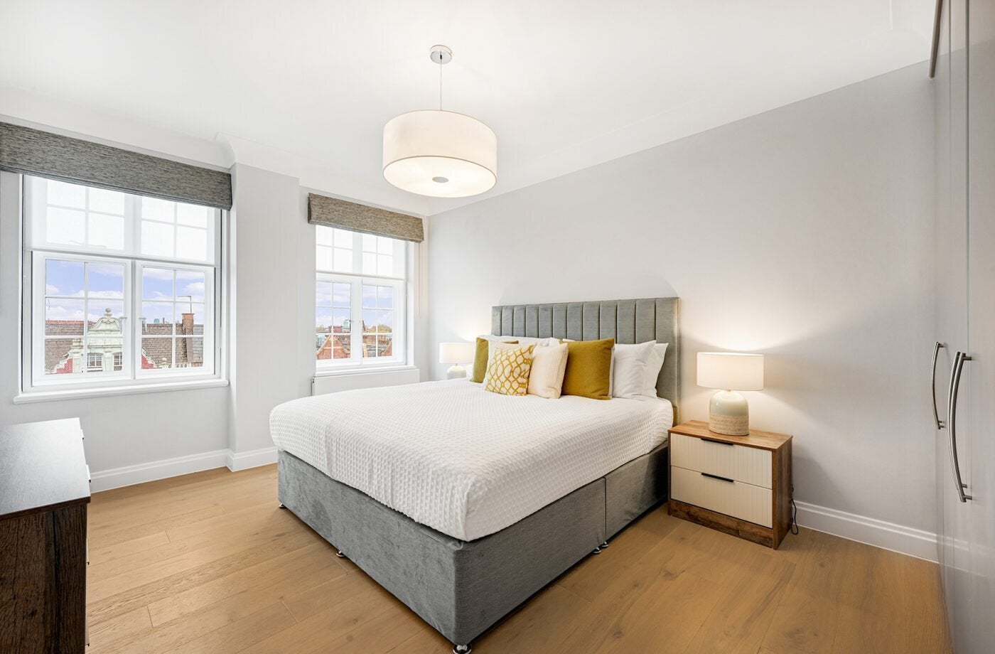 Flat Phillimore Walk in Greater London