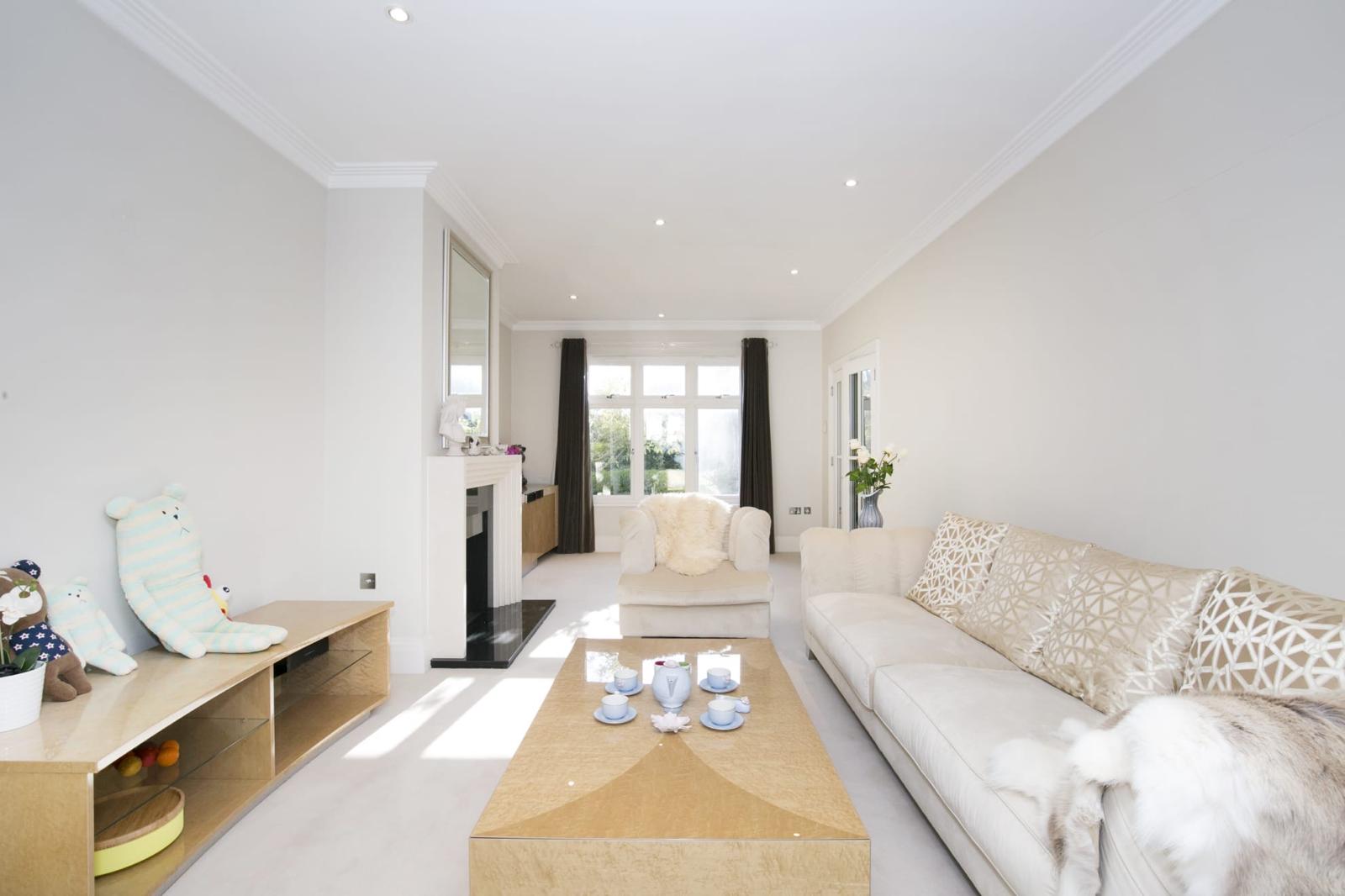 House Chalmers Way in Greater London