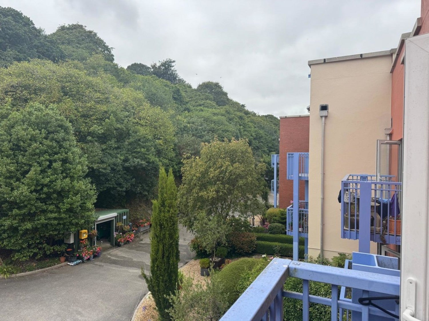 Flat Western Place in Penryn