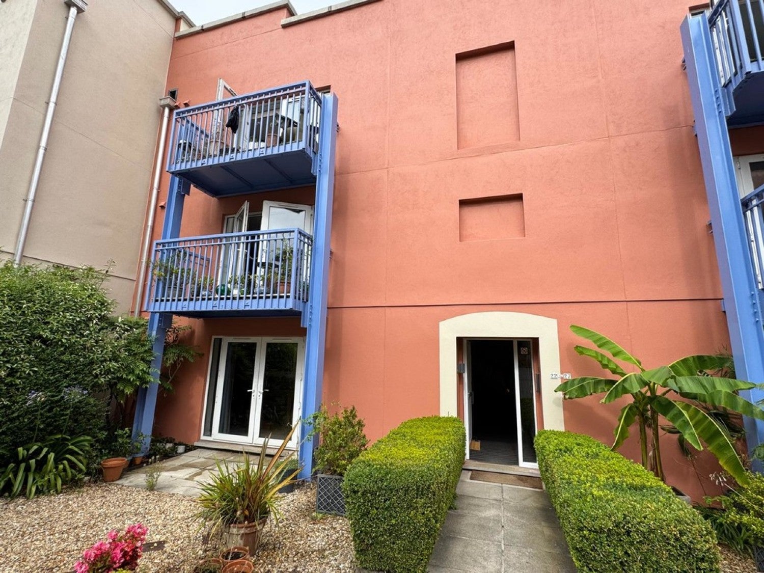 Flat Western Place in Penryn
