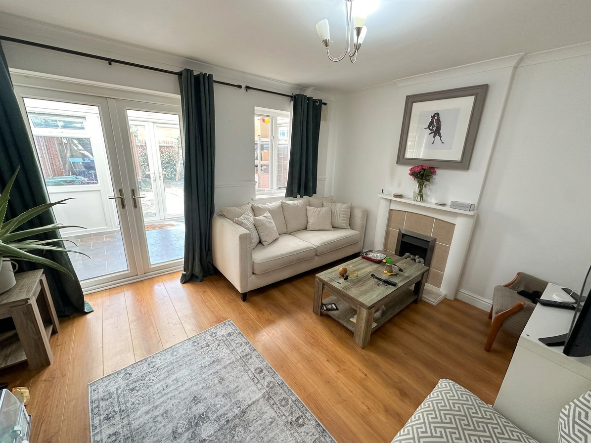 House Bonniksen Close in Royal Leamington Spa