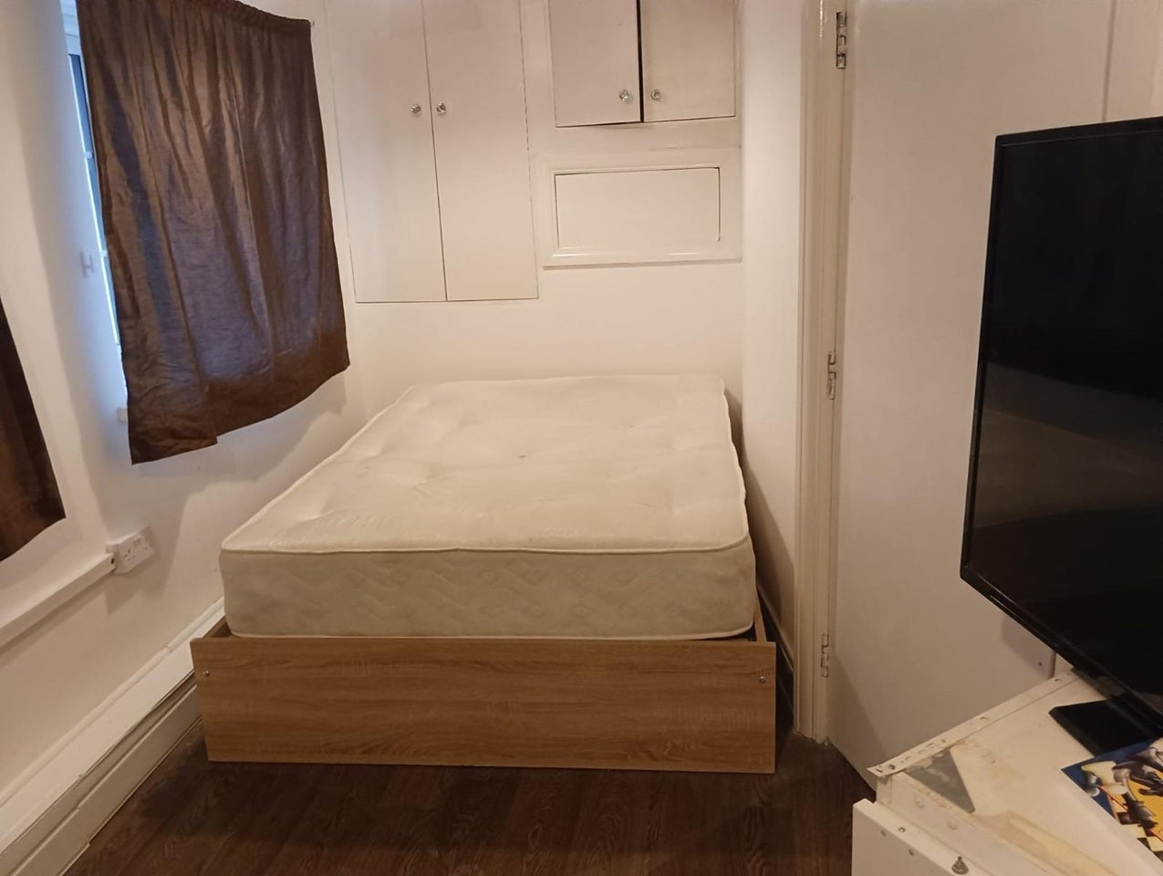 Room Eton Avenue in Greater London