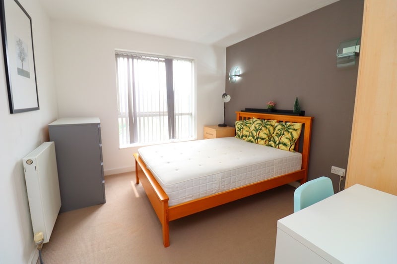 Room West Parkside in Greater London