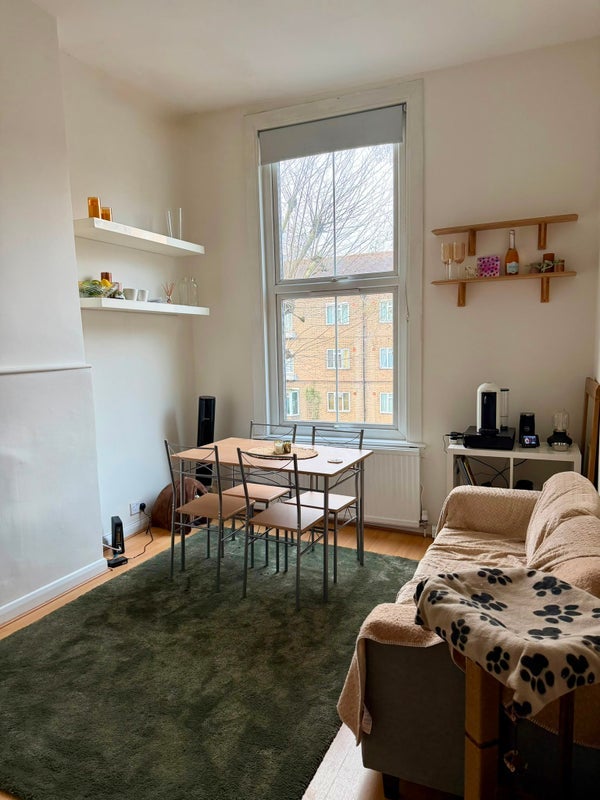 Room Ladbroke Grove in Greater London