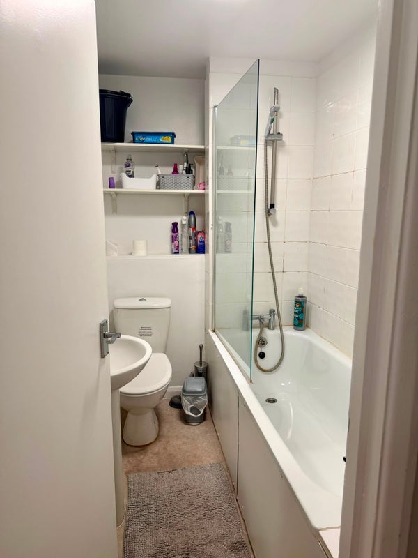 Room Ladbroke Grove in Greater London