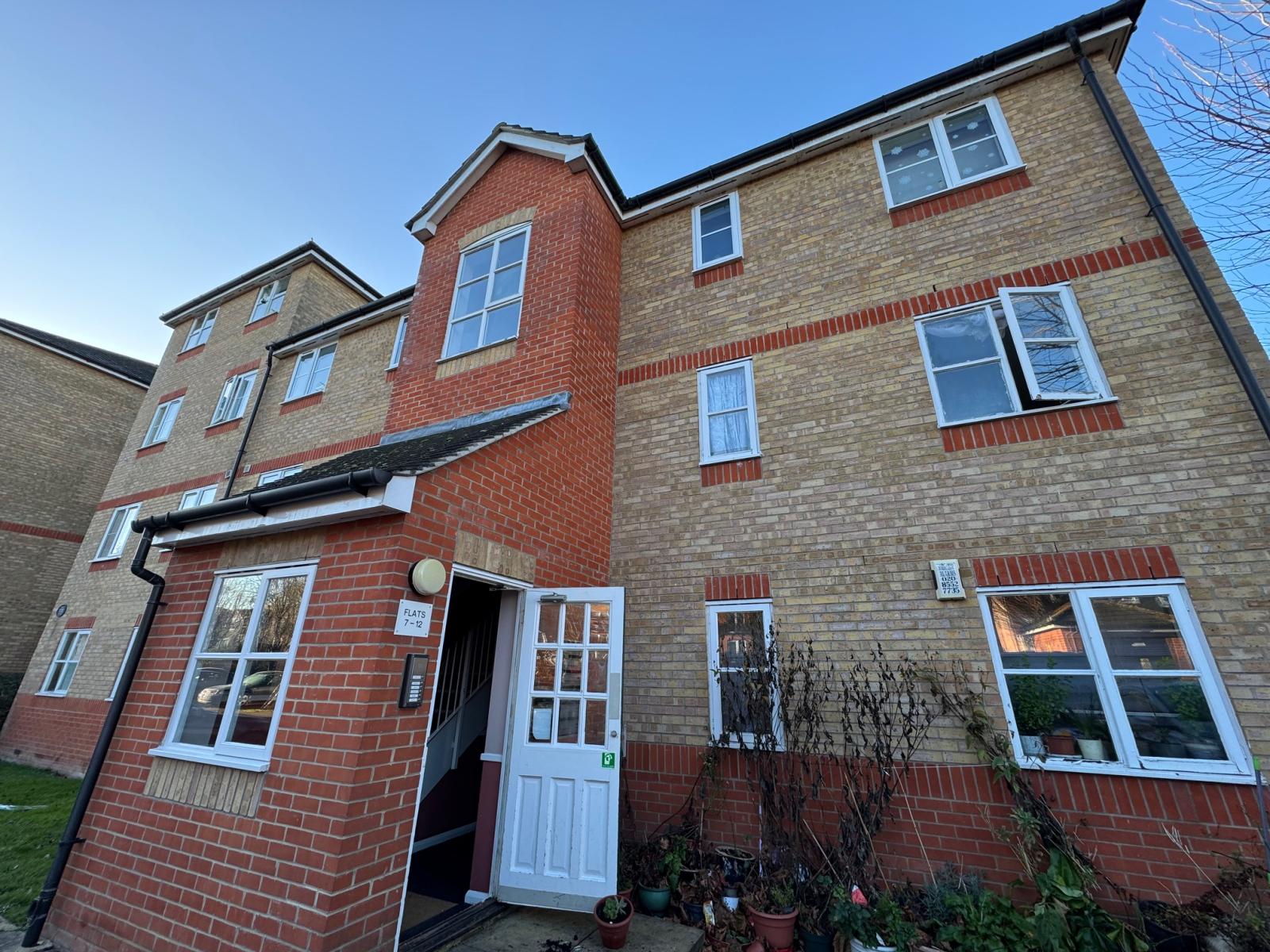 Flat Rigby Place in Greater London