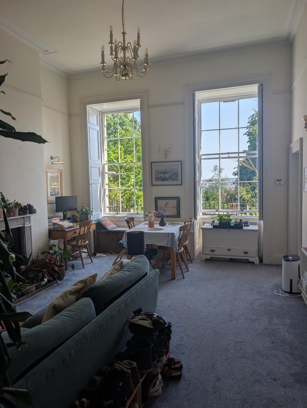 Flat Cornwallis Crescent in Bristol