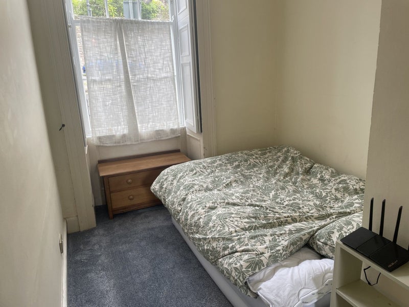 Flat Cornwallis Crescent in Bristol